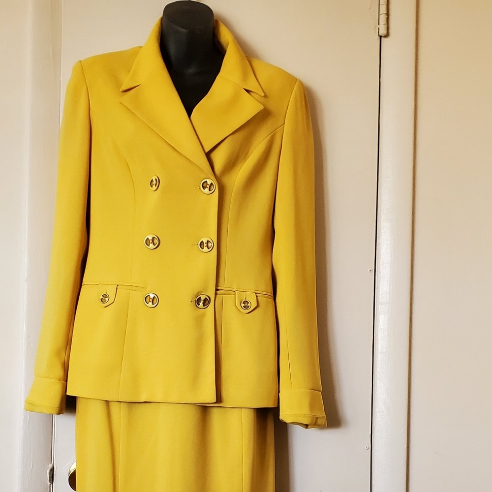 Vintage 2 piece Mustard yellow Yasaman skirt set 6